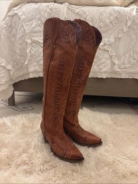 Women's Tall Western Cowboy Boots in Chestnut Brown